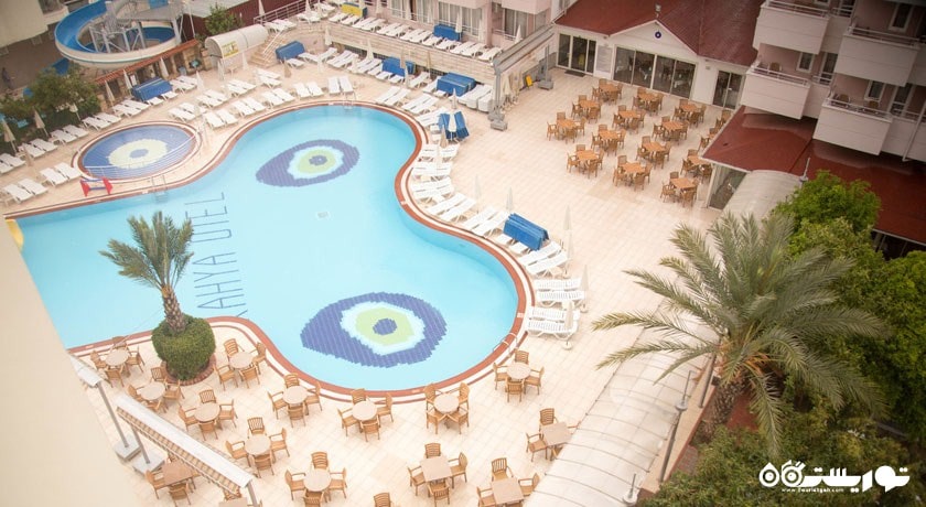 دورنمای استخر روباز هتل